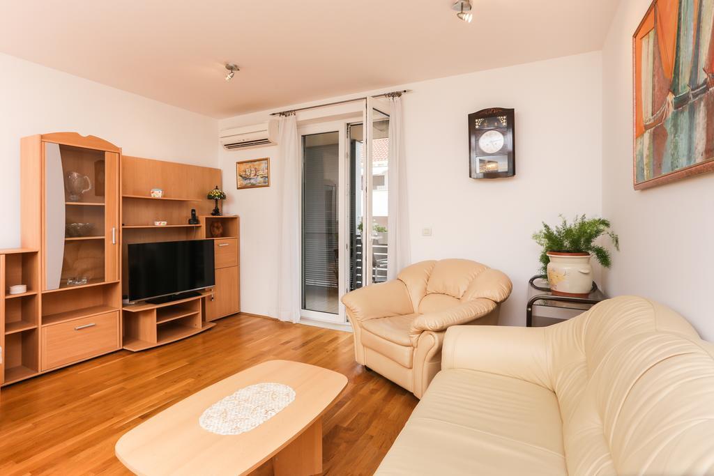 Apartment Larissa